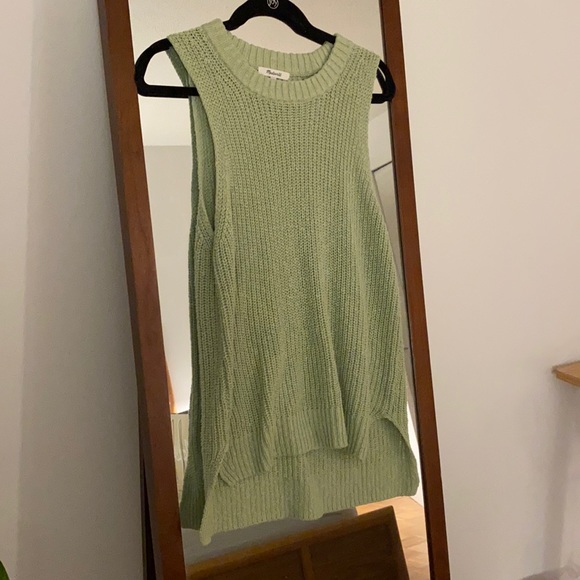 Gorgeous Madewell Knit Top in sage green - Picture 1 of 5